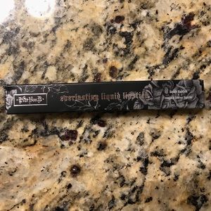 Kat Von D Makeup - Kat Von D lipstick Kat Von D Makeup - Kat Von D lipstick